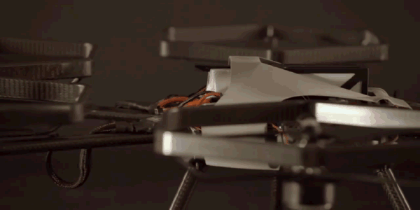 这款无人机有六个螺旋桨，12个自由度想怎么飞就怎么飞 | 潮科技