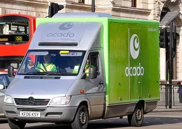 美国零售业为什么一直在关店、裁员？