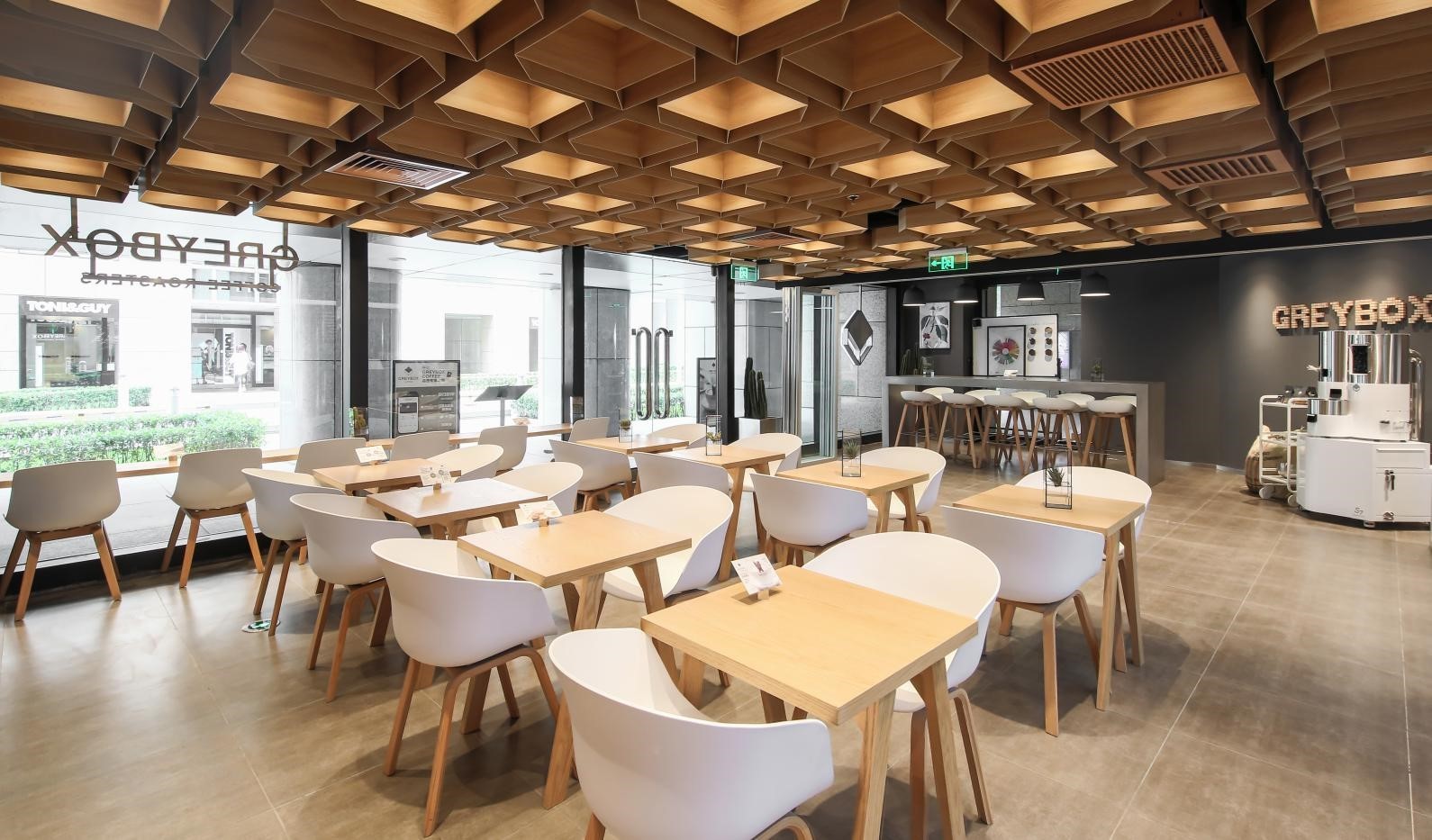 “体验”再升级 GREYBOX COFFEE北京首家ROASTERS烘焙工厂店开业