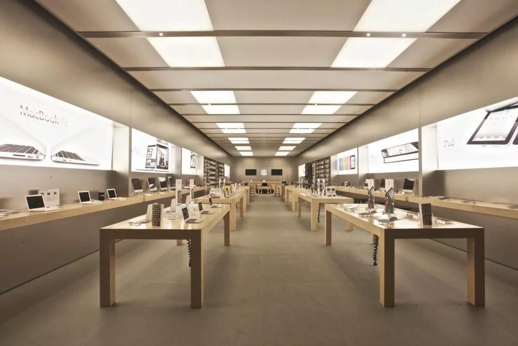 我走进一家 Apple Store，却发现这是一家麦当劳