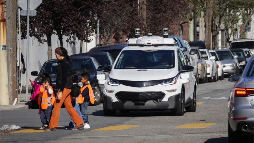 苹果发布自动驾驶白皮书，划的重点是「安全」