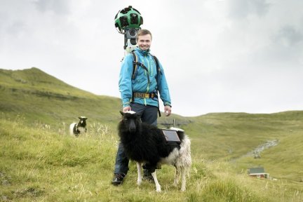 谷歌街景十周年：取景车已走了1000多万英里，有人背，有骆驼扛 | 图说