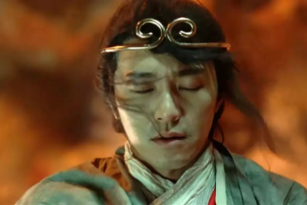 “你做过哪些让你后悔一生的事？”“后悔！”