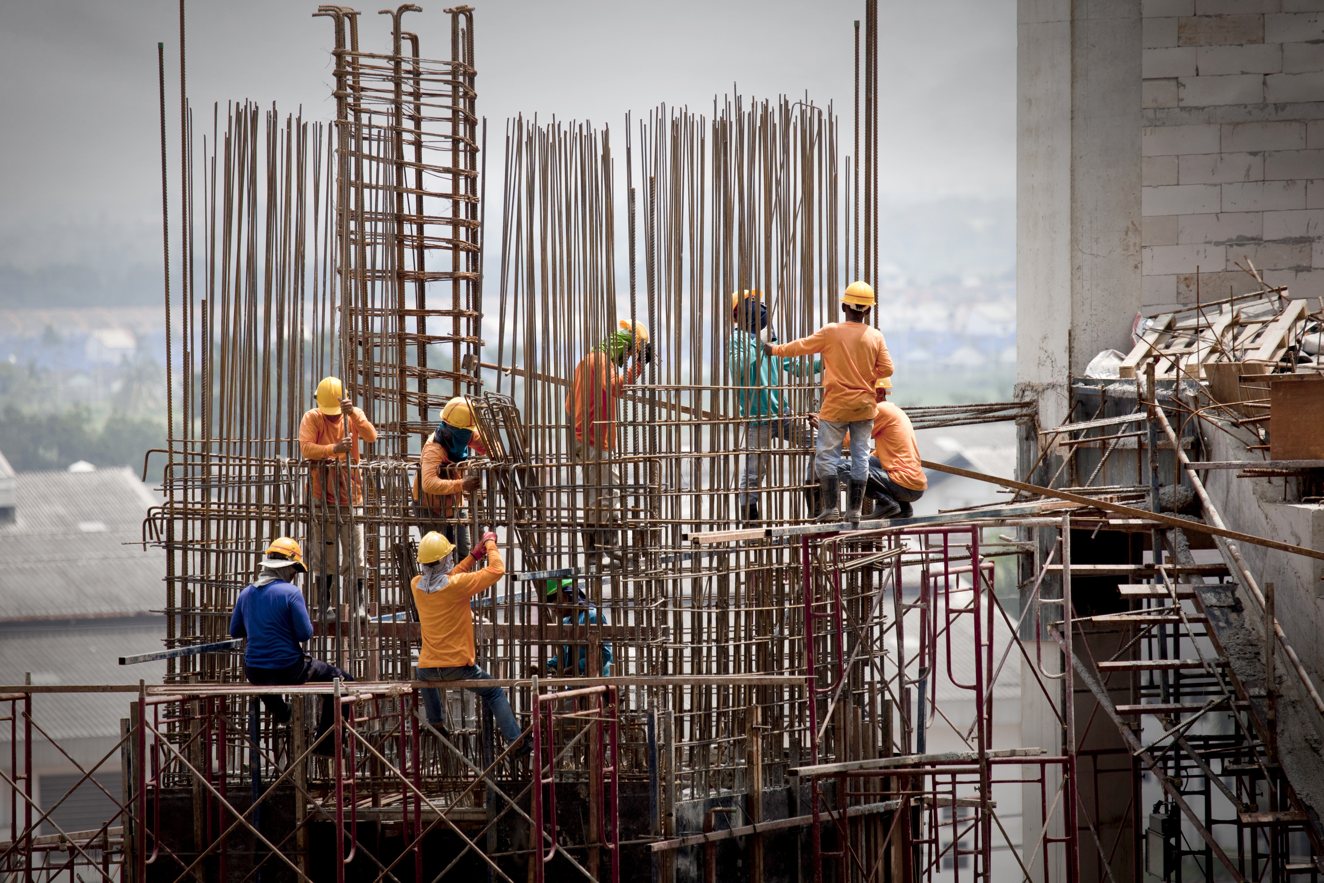 围绕人机料法环的建筑企业痛点，「筑捷」认为工地BIM协同管理才是解决之道