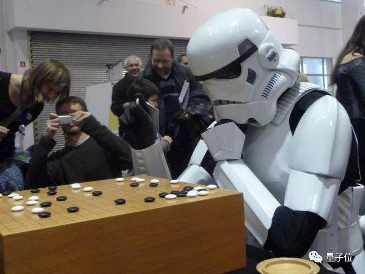 AI再乱围棋圈：“食言之战”柯洁落败；首例素人作弊引风波