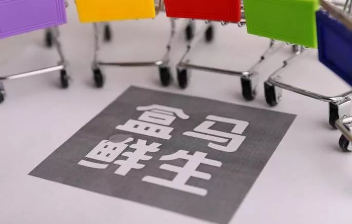 24小时争夺战：便利店夜未眠