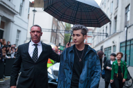 【一周消费热点】Burberry因为吴亦凡销售大涨；拒绝使用动物皮毛的“纯素”时尚兴起；LV和潮牌Supreme的合作款亮相巴黎时装周