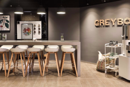 “体验”再升级 GREYBOX COFFEE北京首家ROASTERS烘焙工厂店开业