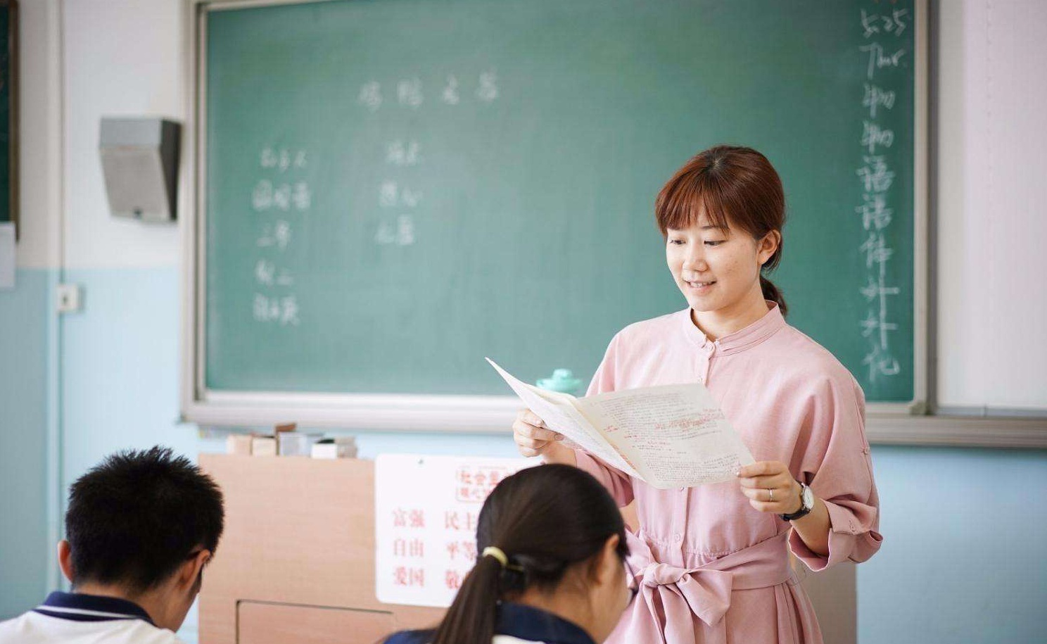 巨头着急押注大语文赛道 你看不懂？这里为你准备了一套语文学科评估逻辑