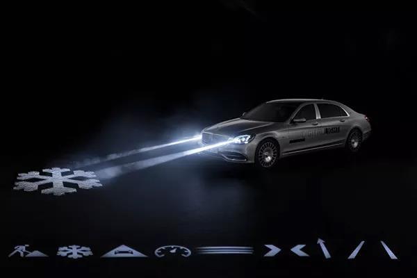 奔驰即将量产的智能大灯技术，可以和驾驶辅助系统联动了