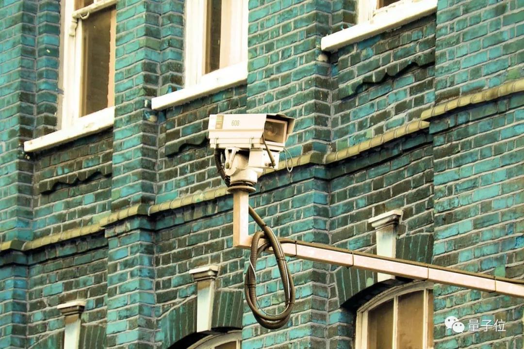 英国警方尝试用人脸识别追踪嫌犯，但是不小心抓错了几个
