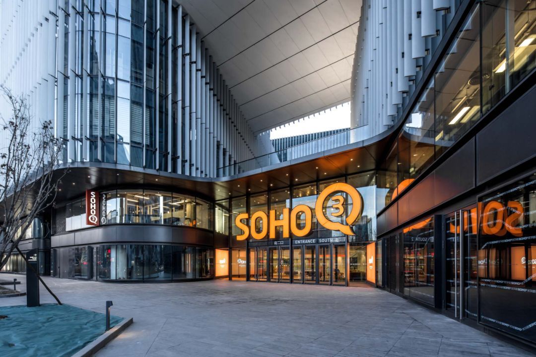 别让潘石屹“跑”了？SOHO中国卖身黑石背后的谋划与无奈