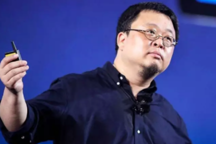 锤子摇摇欲坠，谁将是罗永浩的白衣骑士？