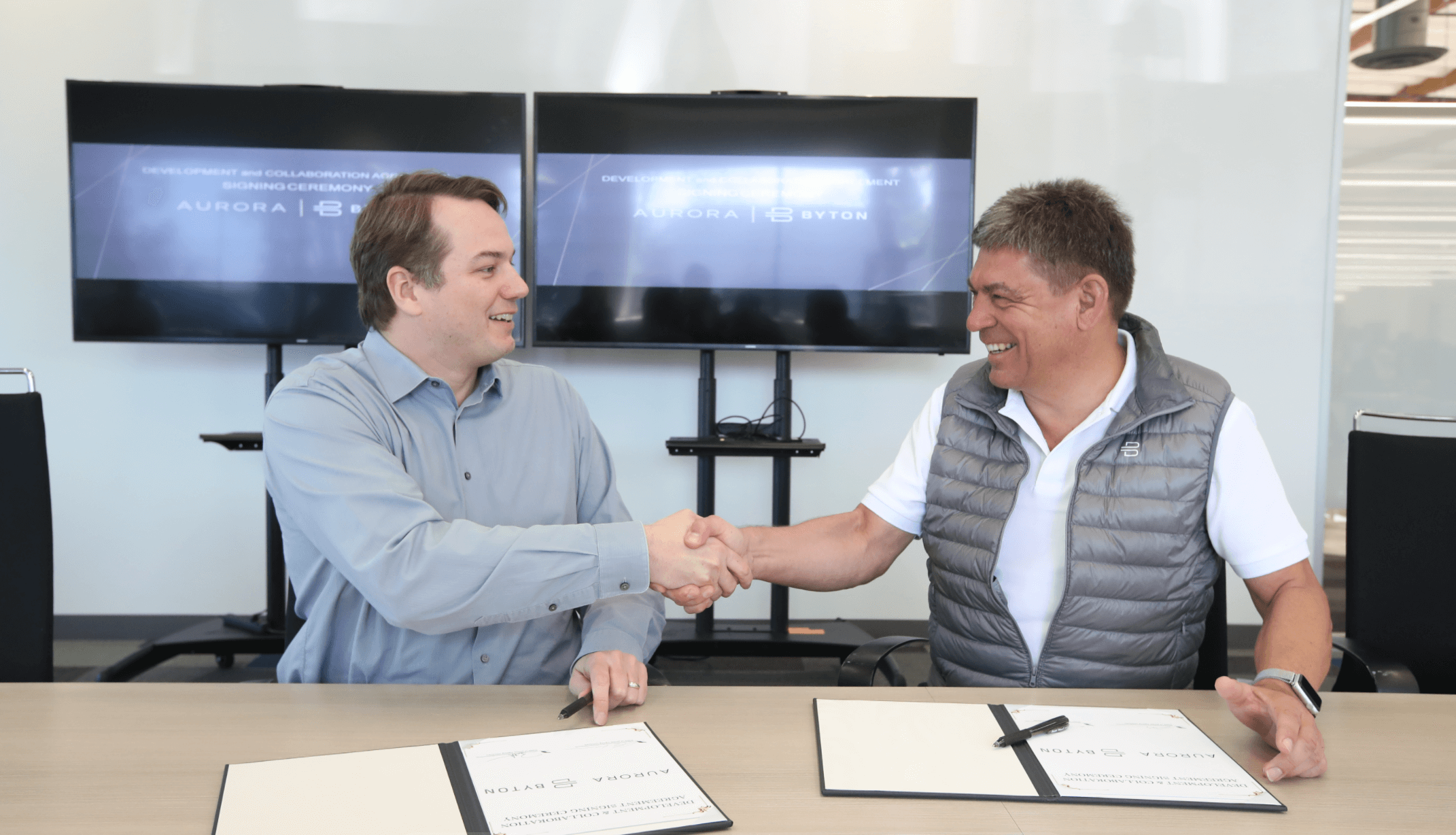 新造车公司「BYTON拜腾」宣布与自动驾驶技术公司Aurora开展深度合作 