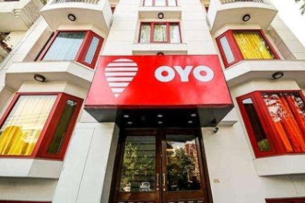 美团与OYO：谁是低星酒店大玩家