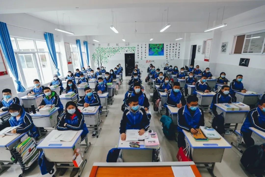 “码”上返校  全国100多个城市启用钉钉复学复课平台