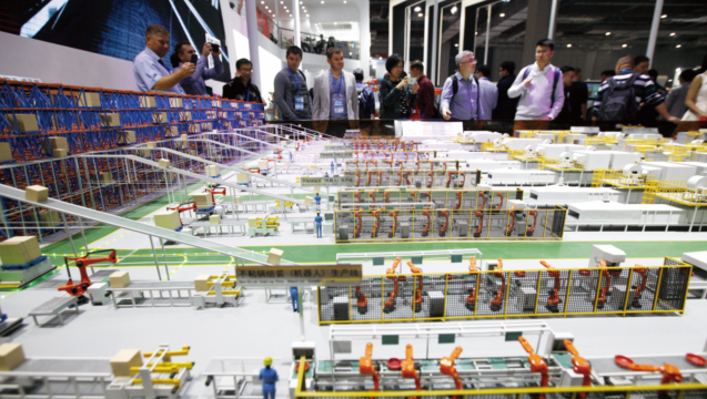 「无人工厂」加速落地，中国制造业员工工资十年间已翻番