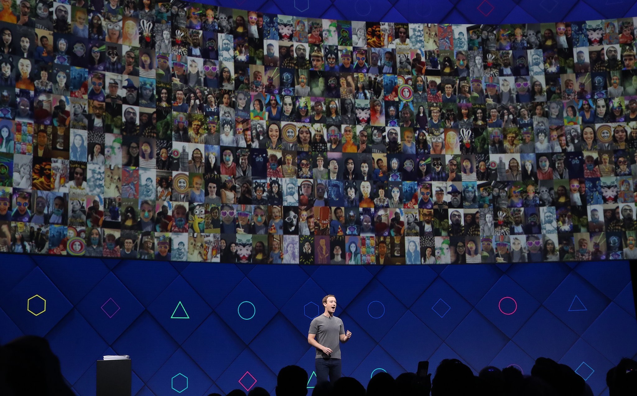 Facebook 联合创始人发长文：是时候拆分公司了
