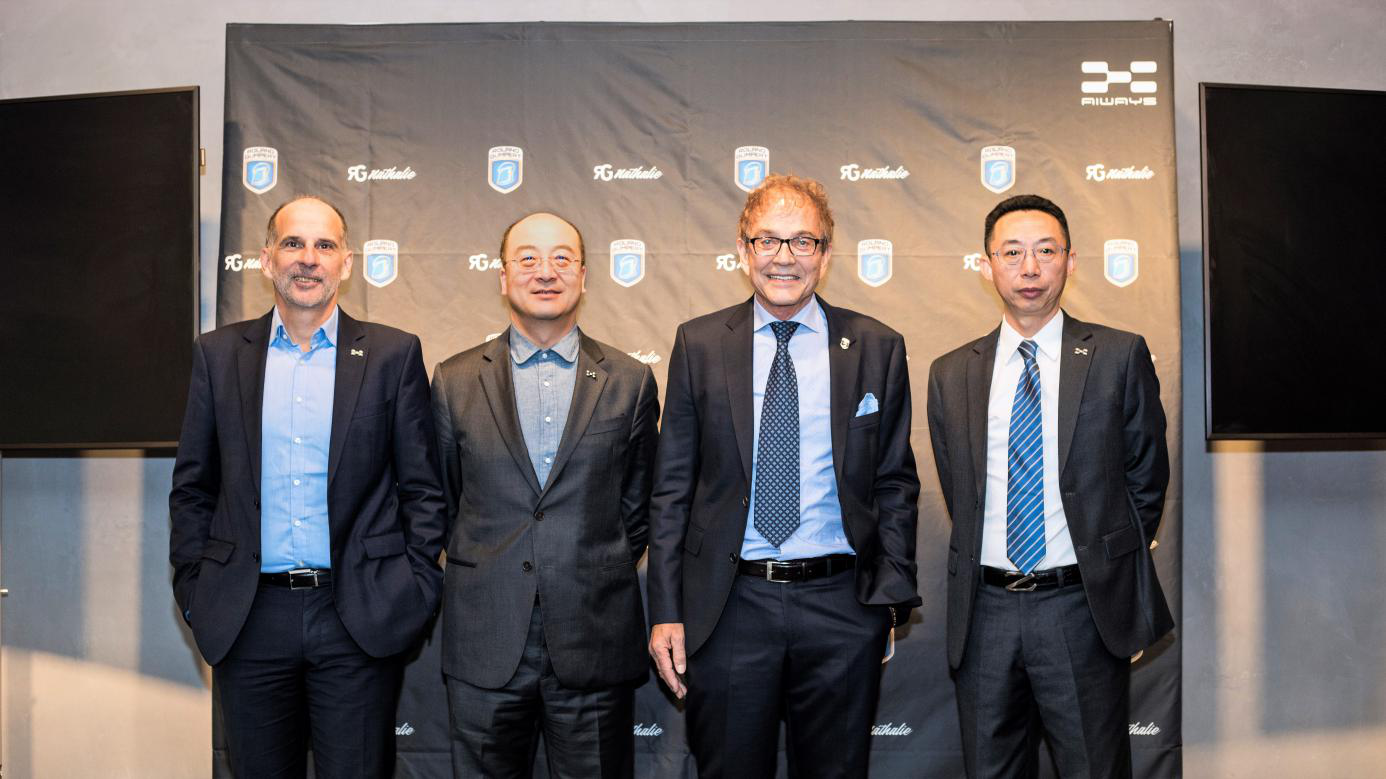 总经理,拥有近30年汽车行业经验的老兵柯力世博士在国庆节后加入爱驰