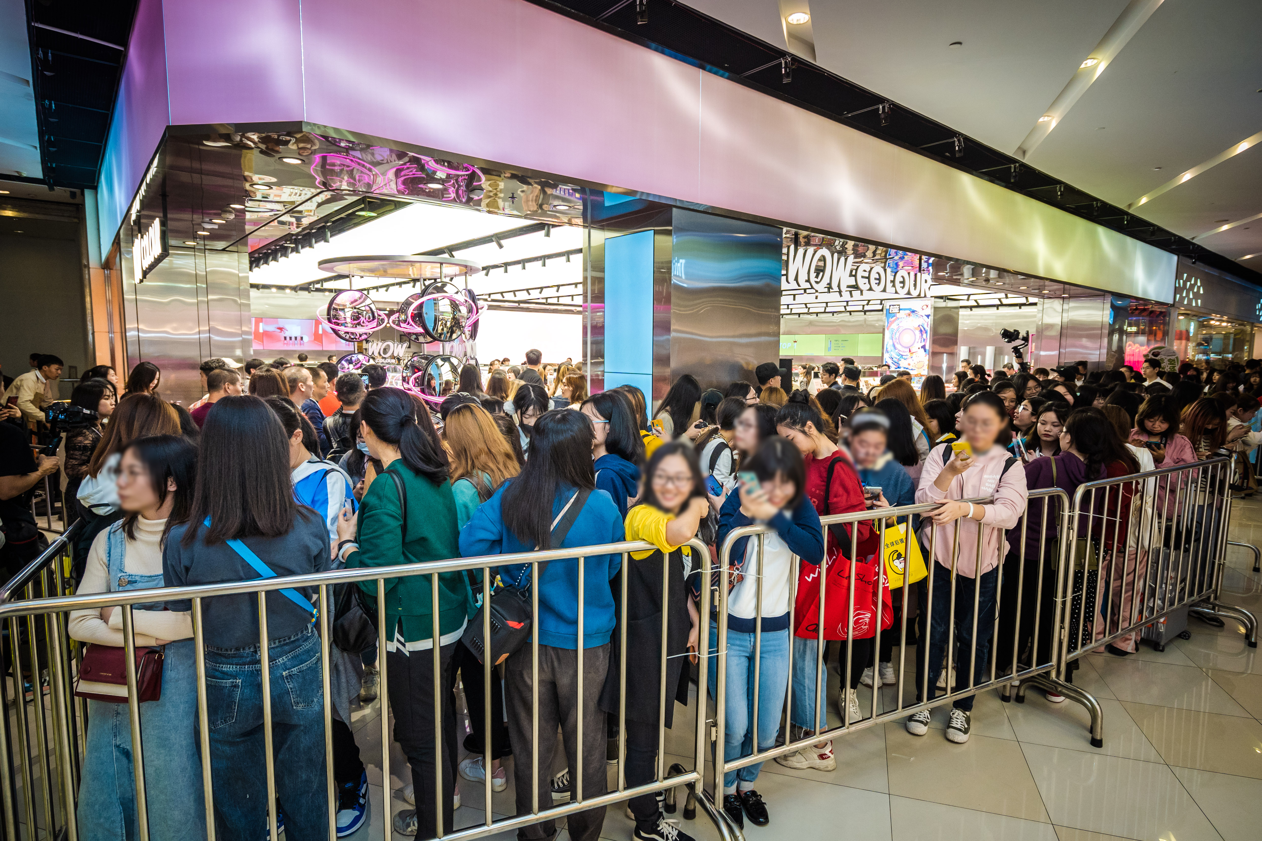 一日五店同开 彩妆集合店品牌 WOW COLOUR 正式杀进国货彩妆蓝海