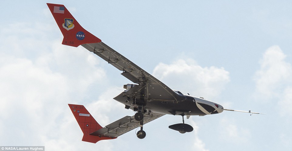 拒绝钢筋铁骨这里有架身段可以变软飞机你要不要坐