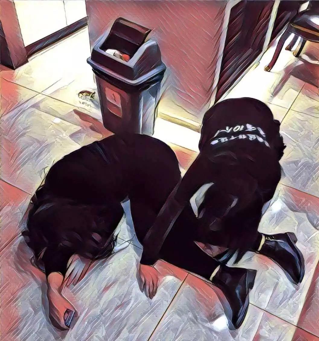 年会上吐的酒，都是职场里咽的泪