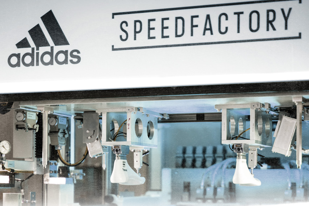 推出定制跑鞋和机器人工厂，阿迪达斯找到未来的方向了吗？