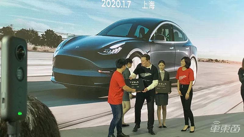 特斯拉年底实现100%国产，新闻联播21秒报道Model 3交付