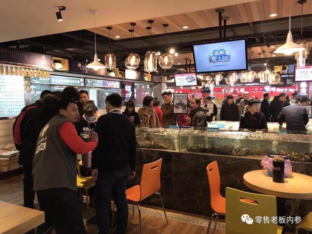 家乐福悄悄开了“极鲜工坊”，首店落户武汉，试水国际化供应链