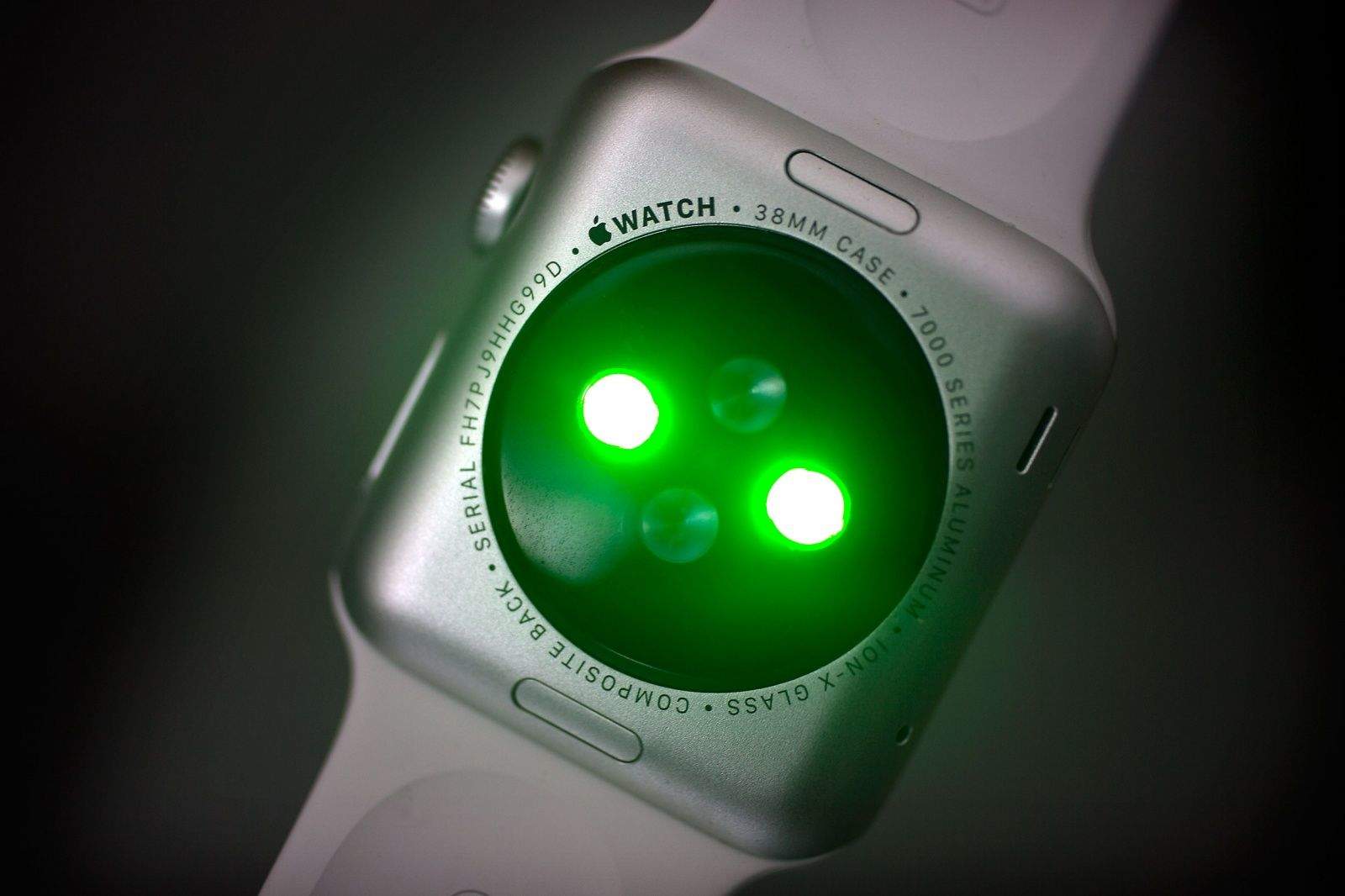 苹果又被“专利流氓”给缠上了，这次是因为 Apple Watch 的心率传感器