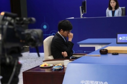 【氪星晚报】柯洁对战阿法狗中途认输；4000多家生鲜电商企业仅1%盈利 ；中国公司6亿美元收购杰士邦品牌