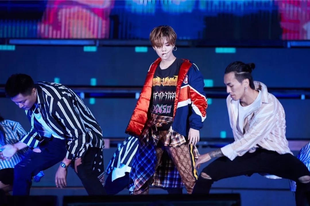 鹿晗演唱会到底糊没糊？主办方回应，“不做亏本演出”