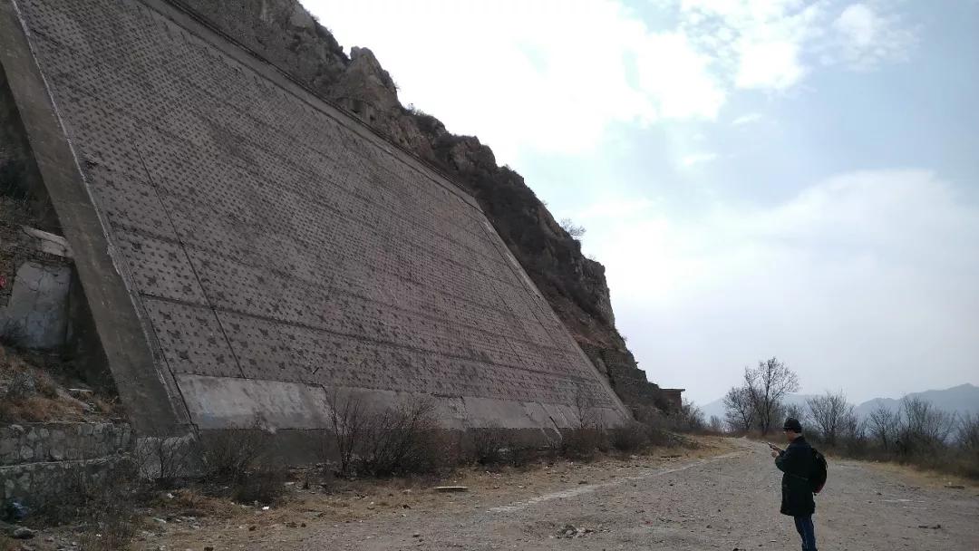 我去“红岸基地”原型地逛了逛，那儿好像人类消失后的世界