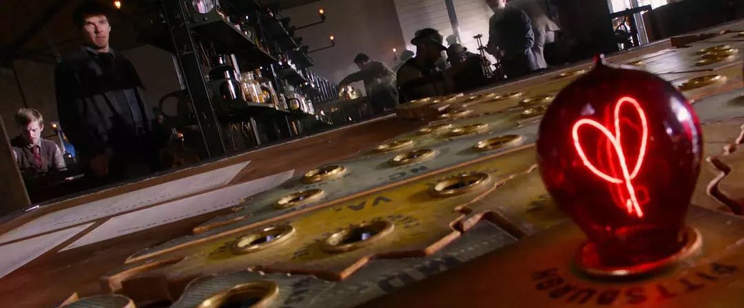 光明与光明的战争：霸道总裁爱迪生VS.天才工程师特斯拉