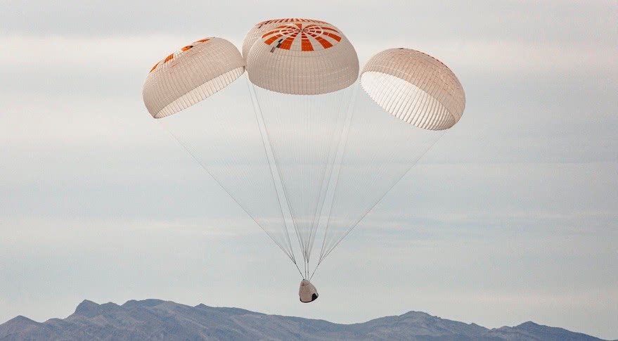 ​SpaceX载人飞船降落伞测试闹事故，“假飞船”坠毁