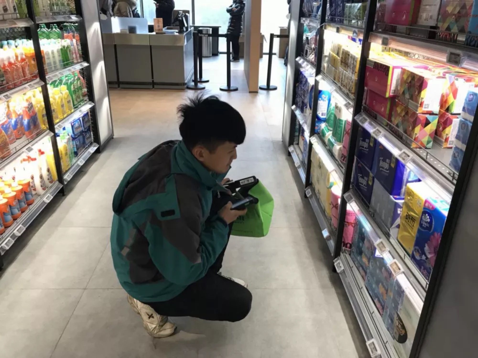 去京东的 7FRESH 逛了逛，我发现它根本不是另一个「盒马」