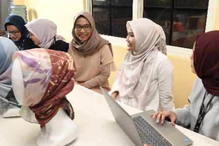 在东南亚，面向穆斯林族群做创业仍大有可为，比如时尚电商平台Hijup