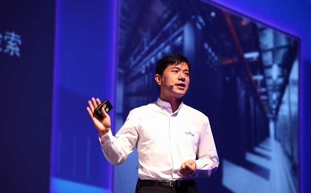 8点1氪晚间版：库克宣布出柜，怪不得iPhone 6那么容易就弯了