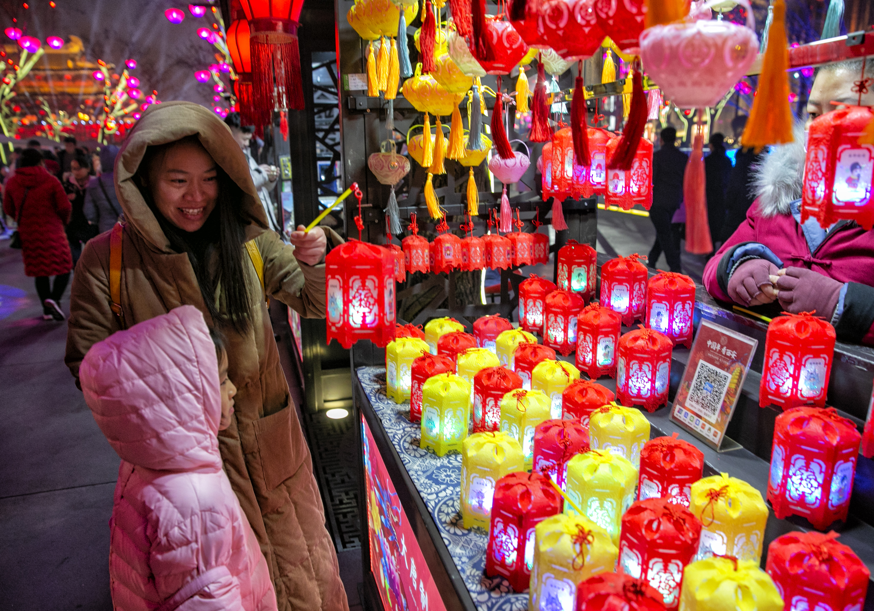 科技融合的西安灯展 开启“耳目一新”的庚子新年