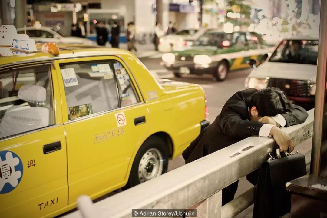 睡觉这件事，当代人到底有多作？