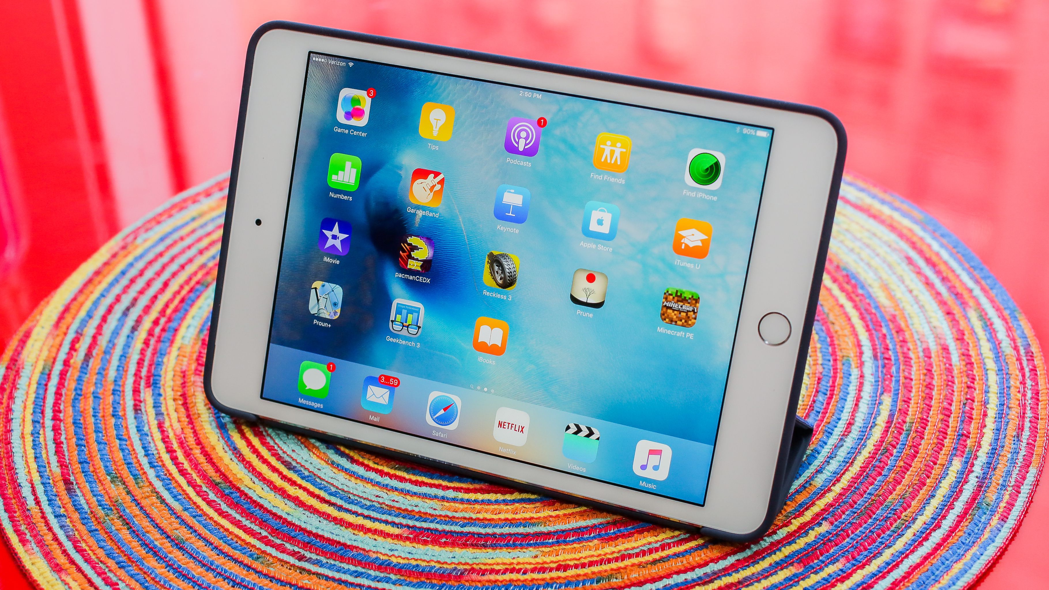 如果苹果推出售价 1700 元 9.7 寸 iPad，你会感兴趣吗？