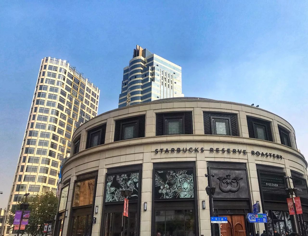 在百花齐放的咖啡市场，星巴克如何继续保持龙头地位？
