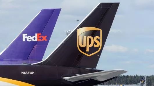 美国物流快递公司商业模式与战略对比：UPS vs. FedEX