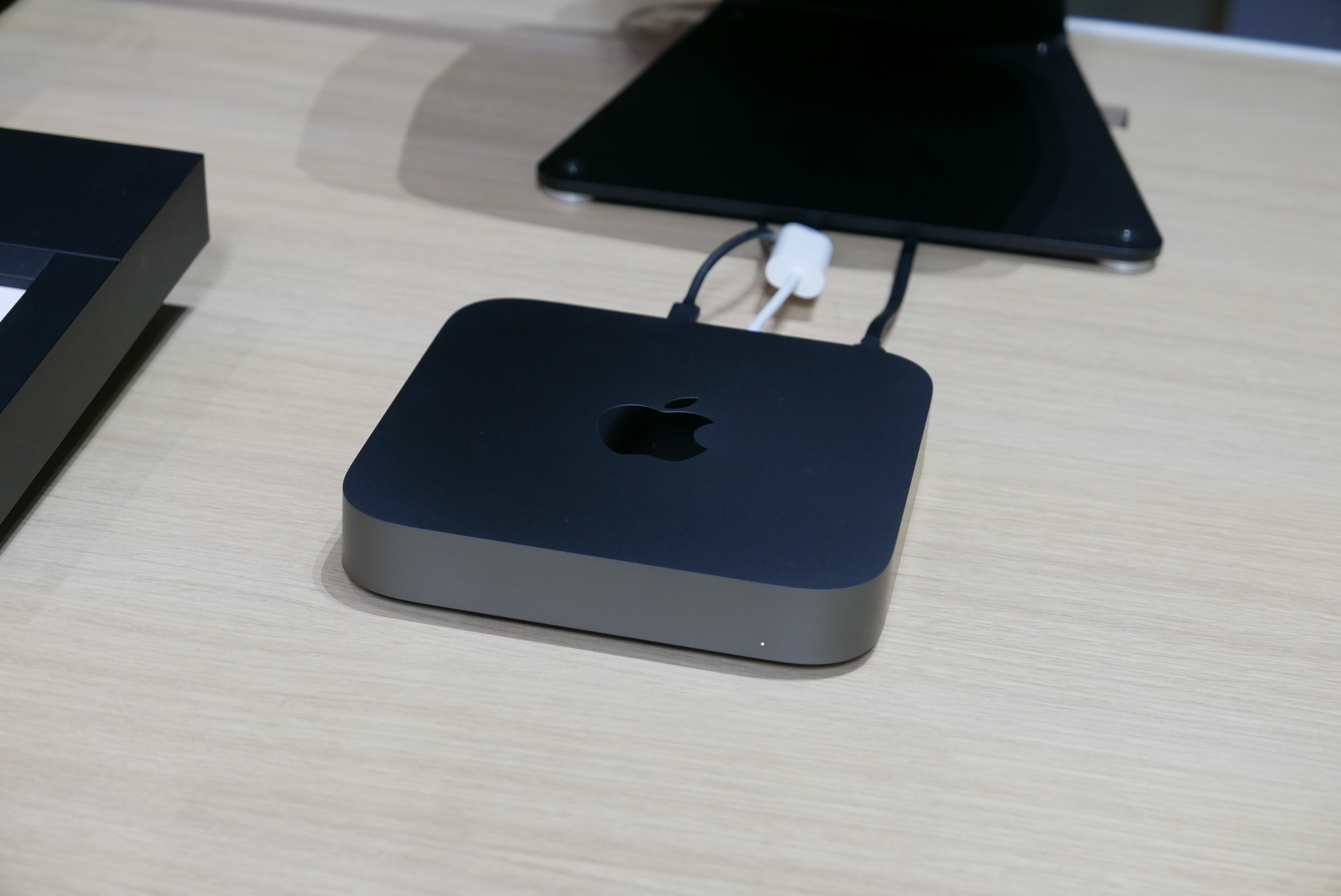 苹果把“计算怪兽”装进20厘米的小盒子，新Mac mini代表着桌面电脑的现代化