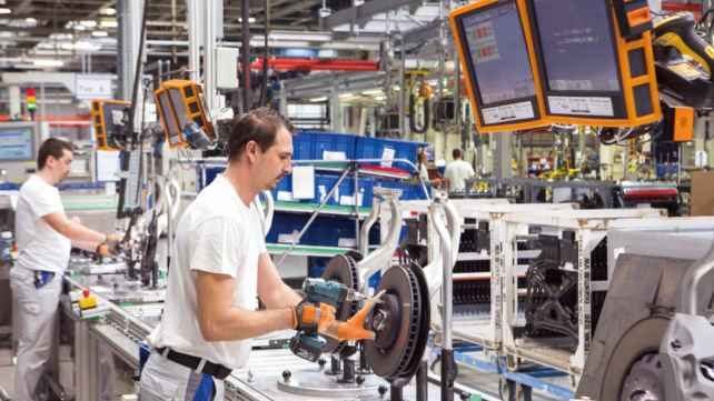 德国工业4.0的大众样本：3万台机器人，50秒造一辆车