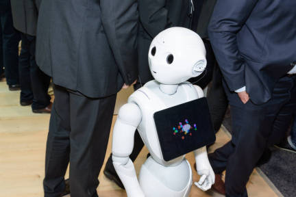 软银宣布收购Alphabet旗下2家机器人创业公司​；KUKA华为签署扩大合作备忘录|机器人日报