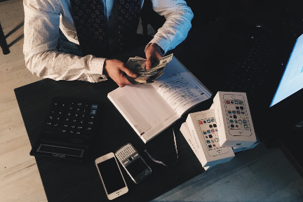 年终没有奖：7个关于年终奖的故事