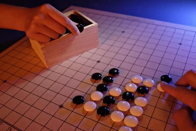「人类尊严之战」即将开赛！相信柯洁会赢的只剩下文学家和业余棋手了？