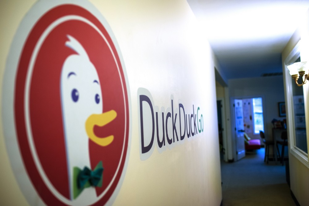 没有人能真正阻挡谷歌，但至少 DuckDuckGo 在尝试