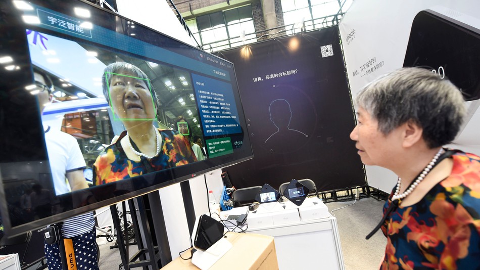 这可不是“看面相”, 一家中国AI公司利用面部识别追踪罪犯得到外媒盛赞
